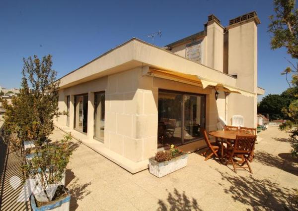 APPARTEMENT D’EXCEPTION – DERNIER ÉTAGE – TERRASSE 200 M² – VUE PANORAMIQUE