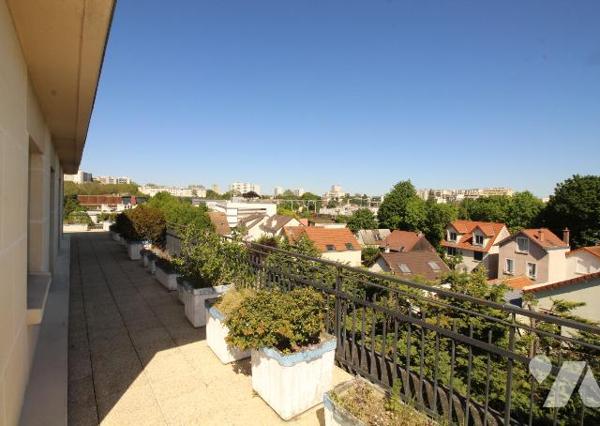 APPARTEMENT D’EXCEPTION – DERNIER ÉTAGE – TERRASSE 200 M² – VUE PANORAMIQUE