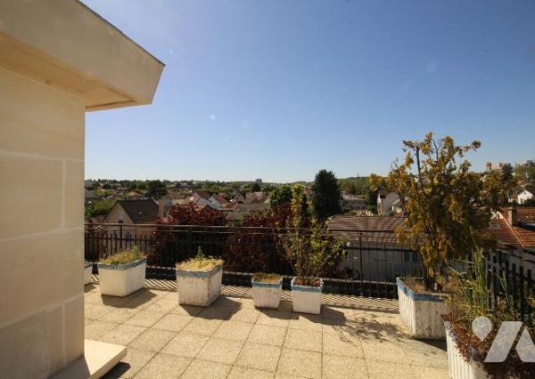 APPARTEMENT D’EXCEPTION – DERNIER ÉTAGE – TERRASSE 200 M² – VUE PANORAMIQUE