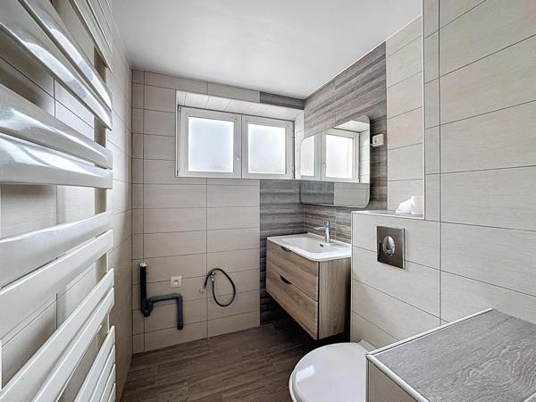 Appartement rénové avec Balcon, parking et garage