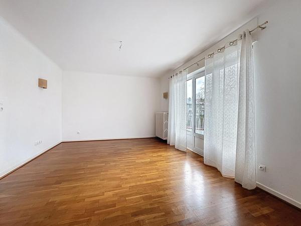 Appartement rénové avec Balcon, parking et garage