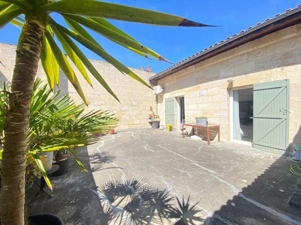 Grand appartement 2 chambres, 3 possibles, avec grande terrasse