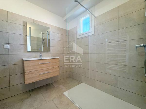 A VENDRE 84120 PERTUIS APPARTEMENT TYPE 4 PIECES AVEC TERRASSE, JARDIN ET 2 PLACES DE STATIONNEMENT