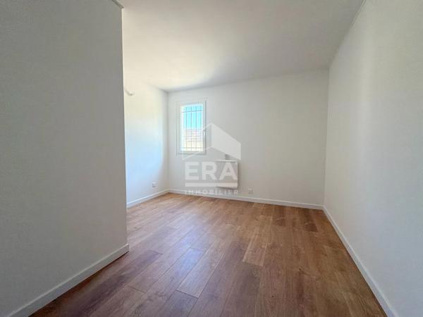 A VENDRE 84120 PERTUIS APPARTEMENT TYPE 4 PIECES AVEC TERRASSE, JARDIN ET 2 PLACES DE STATIONNEMENT