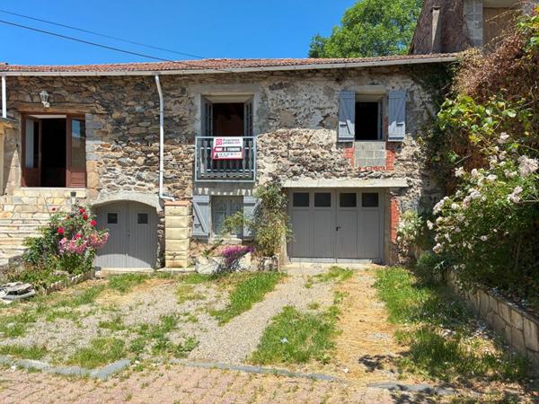 RETOURNAC 43130 maison en pierre  à rénover 160 m² avec petit terrain et cour avant