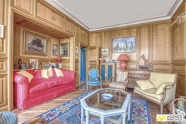 Versailles Notre-Dame Appartement 124.27 m² carrez traversant sud nord situé au 1er étage d'un très bel immeuble 18ème avec jardin privatif 1 442 000 € **  - Référence  28360