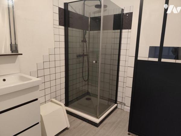 Ensemble immobilier composé de deux logements et garage