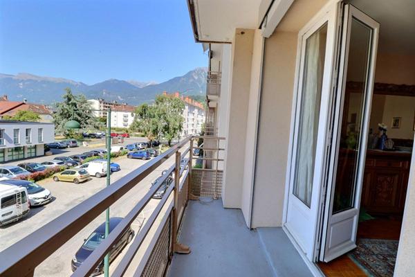 Appartement traversant 5P 82,60 m² Carrez avec balcon + cave Albertville (73200)