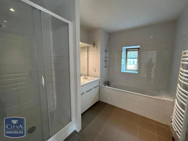 Appartement à louer 5 pièces 128.12m²