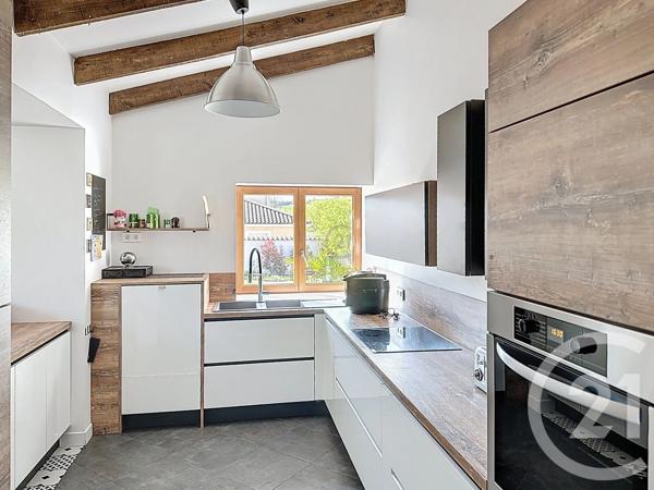 Maison à vendre  14 pièces - 324 m 2   VOURLES  - 69