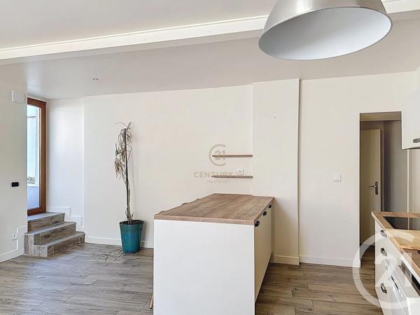Maison à vendre  14 pièces - 324 m 2   VOURLES  - 69