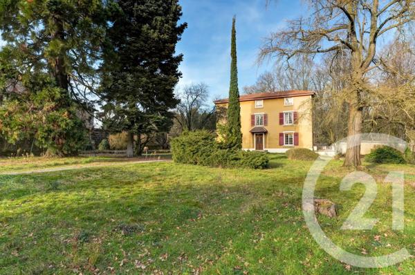 Maison à vendre  14 pièces - 324 m 2   VOURLES  - 69