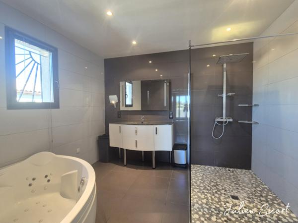 Villa 3 faces 155m²