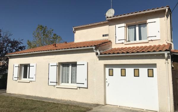 SAUJON- MAISON SUR UN TERRAIN CLOS ET ARBORE D’ENVIURON 455 M²