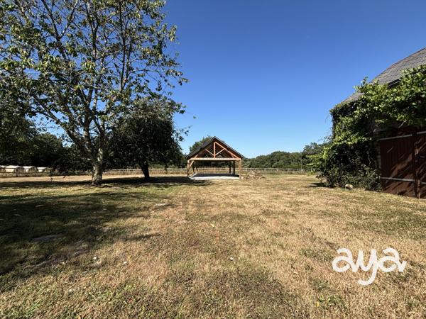 LONGÈRE EN PIERRE À RÉNOVER – ENVIRONNEMENT VERDOYANT EN IMPASSE