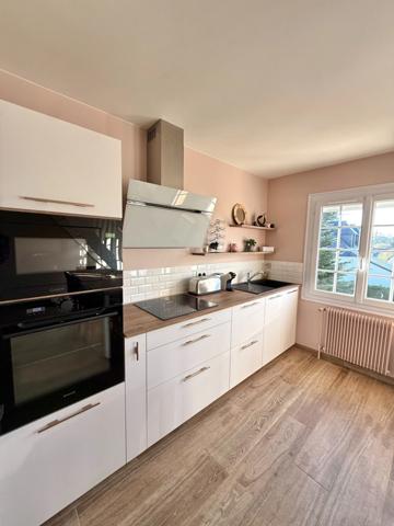 Maison à vendre 5 pièces LE CROISTY (56) - Sous-Sol Total - véranda - balcon - 1800 m² terrain divisible.