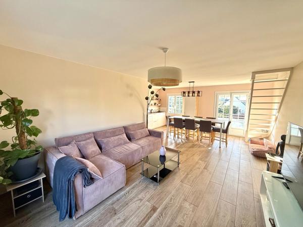 Maison à vendre 5 pièces LE CROISTY (56) - Sous-Sol Total - véranda - balcon - 1800 m² terrain divisible.