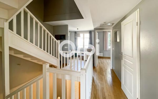 Maison à vendre    5 pièces • 121,02 m2 Rocquencourt
