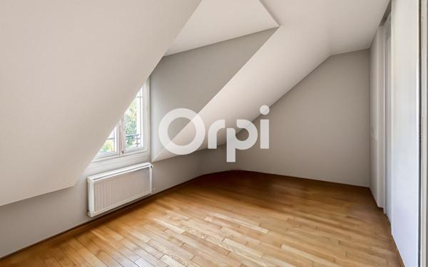 Maison à vendre    5 pièces • 121,02 m2 Rocquencourt