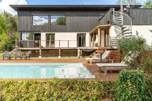 Maison 6 pièces piscine garage terrain arboré