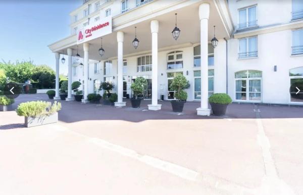 LMNP Roissy CDG – Studio 23 m² + parking – Bail 2032 – 5,7 % rendement