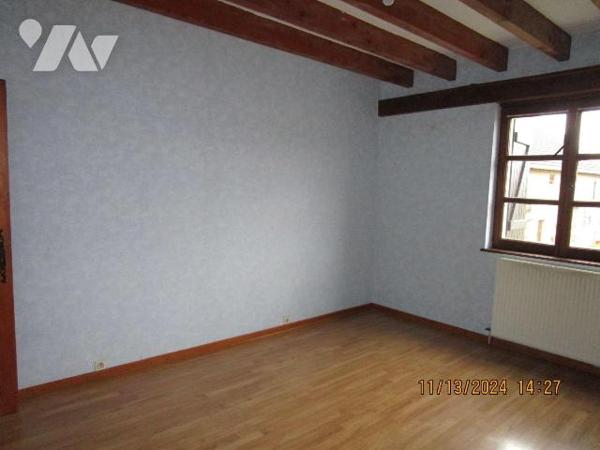 Maison d'habitation en bon état d'entretien, située au centre village, , composée de 2 logement...