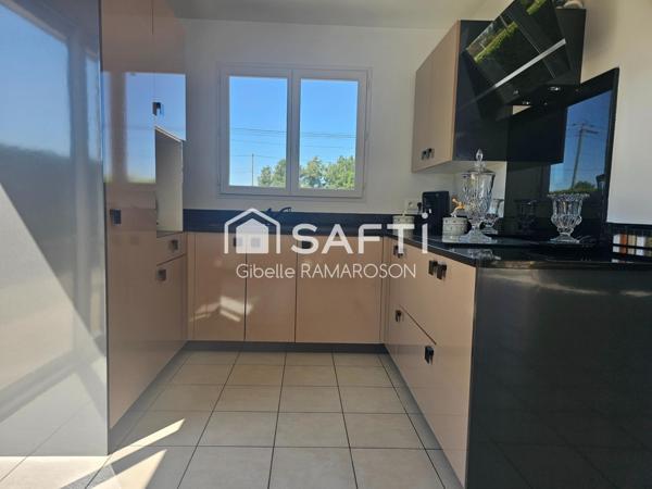 Maison de plain-pied, 4 chambres, terrain 1700m²