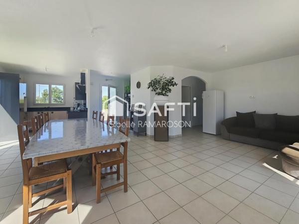 Maison de plain-pied, 4 chambres, terrain 1700m²