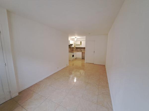 Appartement Grisy Suisnes 1 pièce(s) 24.5 m2