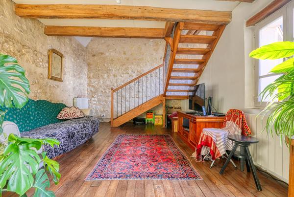 Maison de caractère à Jouy le Moutier Village (175 m2 env) alliant charme et confort !