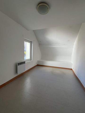 Bel appartement de type F2+Bureau idéalement situé au coeur du centre ville de Luzarches
