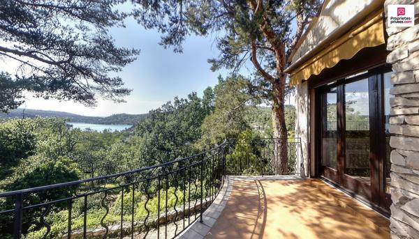 Vue sur le lac d'Esparron, 4 000 m² de terrain et accès privé au lac