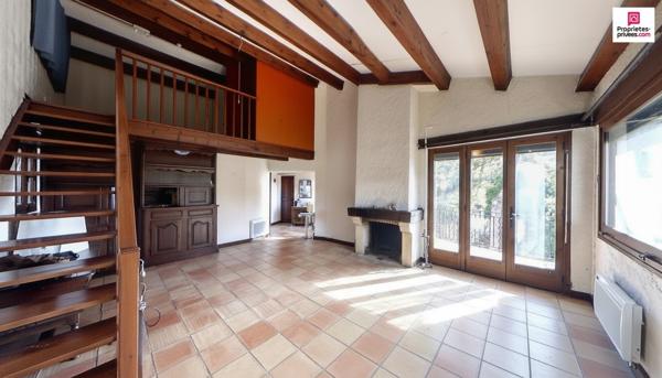 Vue sur le lac d'Esparron, 4 000 m² de terrain et accès privé au lac