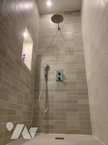 QUARTIER RESIDENTIEL, MAISON FAMILIALE AVEC PISCINE