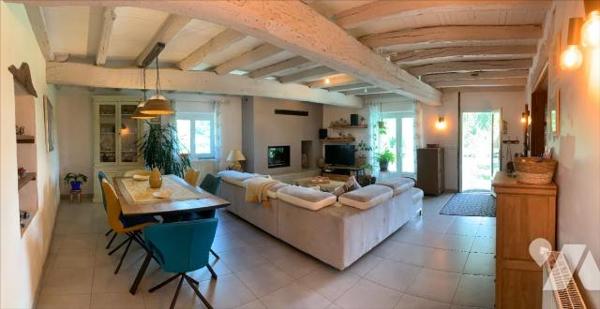 QUARTIER RESIDENTIEL, MAISON FAMILIALE AVEC PISCINE