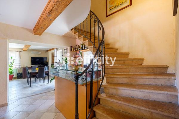 Maison 6 pièces - 196 m²