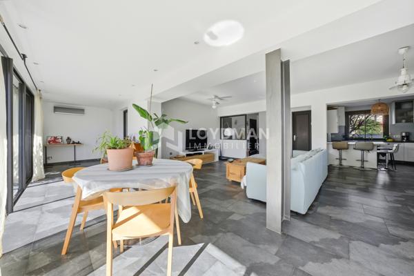 Juvignac (34990) Villa familiale de 173 m² sur 300m² de terrain avec piscine, lumineuse et grands espaces.