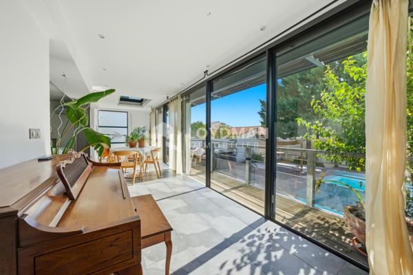 Juvignac (34990) Villa familiale de 173 m² sur 300m² de terrain avec piscine, lumineuse et grands espaces.