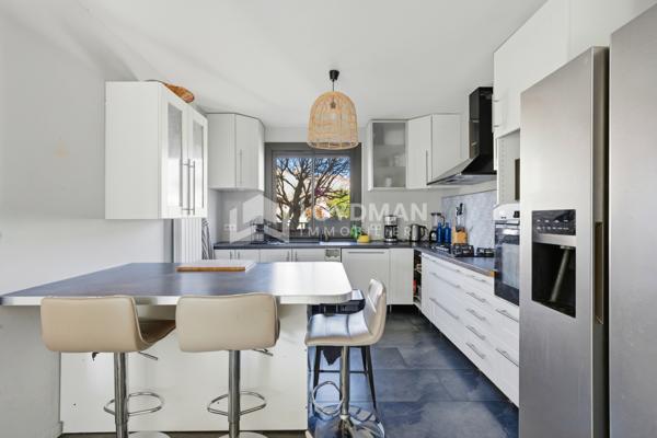 Juvignac (34990) Villa familiale de 173 m² sur 300m² de terrain avec piscine, lumineuse et grands espaces.