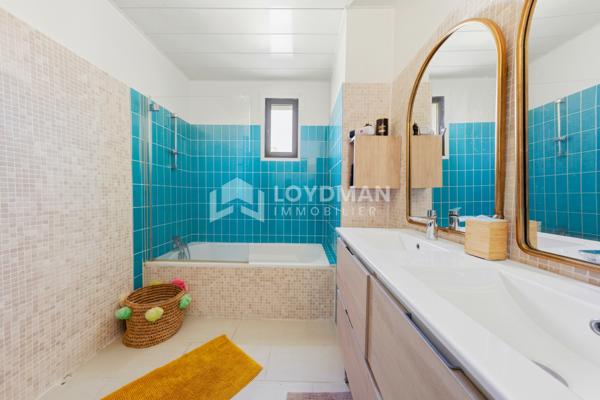 Juvignac (34990) Villa familiale de 173 m² sur 300m² de terrain avec piscine, lumineuse et grands espaces.