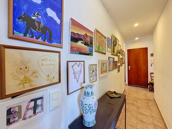 Appartement Grasse 3 pièces 65 m2 - Vue dégagée, Dernier étage, Belle surface habitable, 2 Chambres