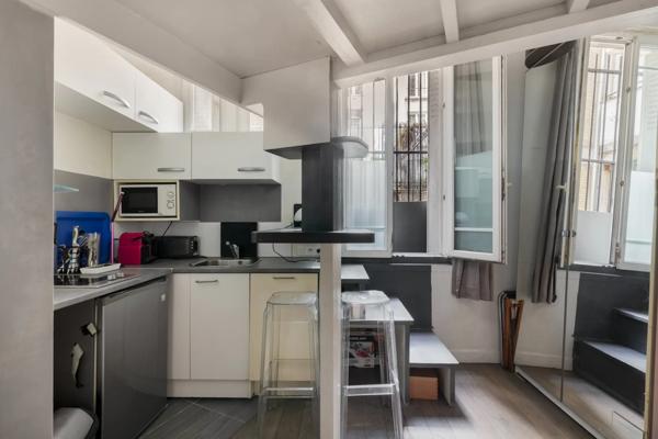 Appartement Paris 18e - RUE DU SQUARE CARPEAUX