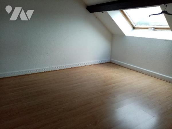 Maison mitoyenne 
entrée individuelle  jardin privatif  et garage