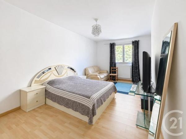 Maison à vendre  5 pièces - 145 m 2   CLICHY SOUS BOIS  - 93