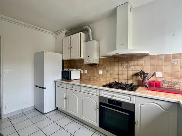 Dpt Finistère (29), à vendre QUIMPER Ouest - appartement rénové meublé T6 de 96 m² habitable - deux loggias -Cave