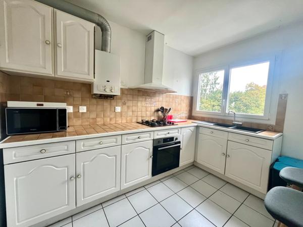 Dpt Finistère (29), à vendre QUIMPER Ouest - appartement rénové meublé T6 de 96 m² habitable - deux loggias -Cave