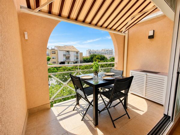 Appartement
         2 pièces
        - 35 m² Exclusivité 200 000 € *