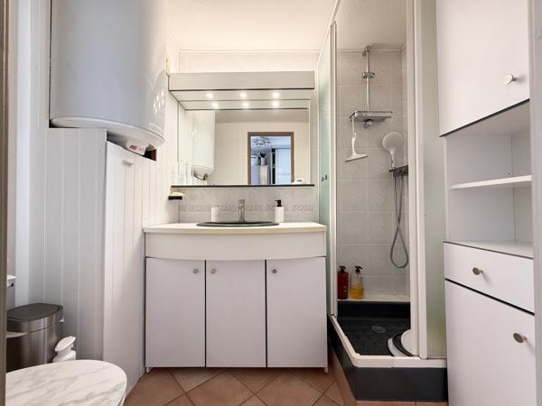 Appartement
         2 pièces
        - 35 m² Exclusivité 200 000 € *