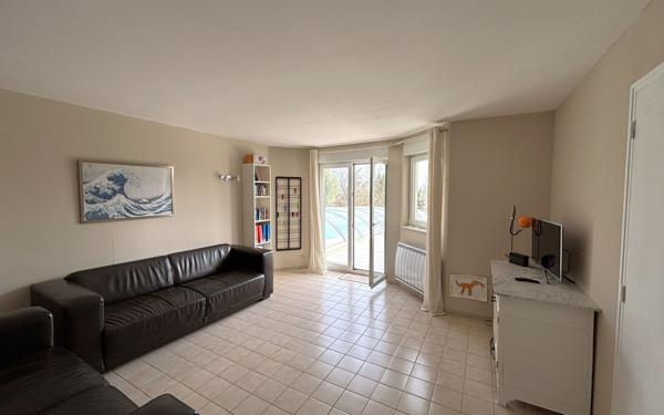 Maison à vendre    6 pièces •  Divonne-les-Bains