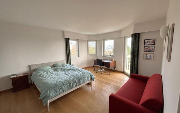 Maison à vendre    6 pièces •  Divonne-les-Bains
